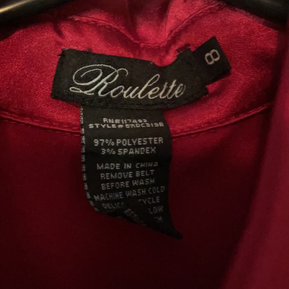 Fitted dress with belt. - Picture 2 of 4